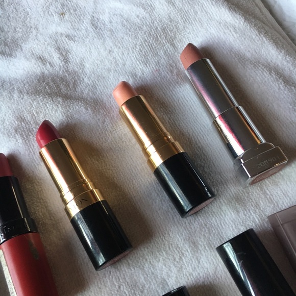 Lipstick - Picture 8 of 8